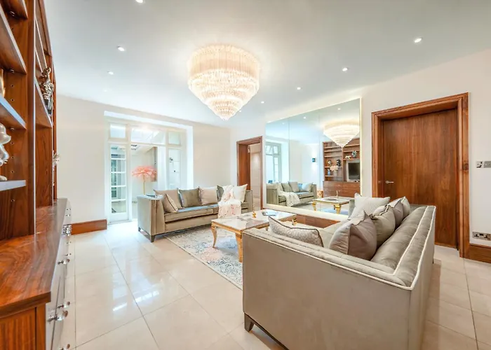 250 Sqm Mega Mansion