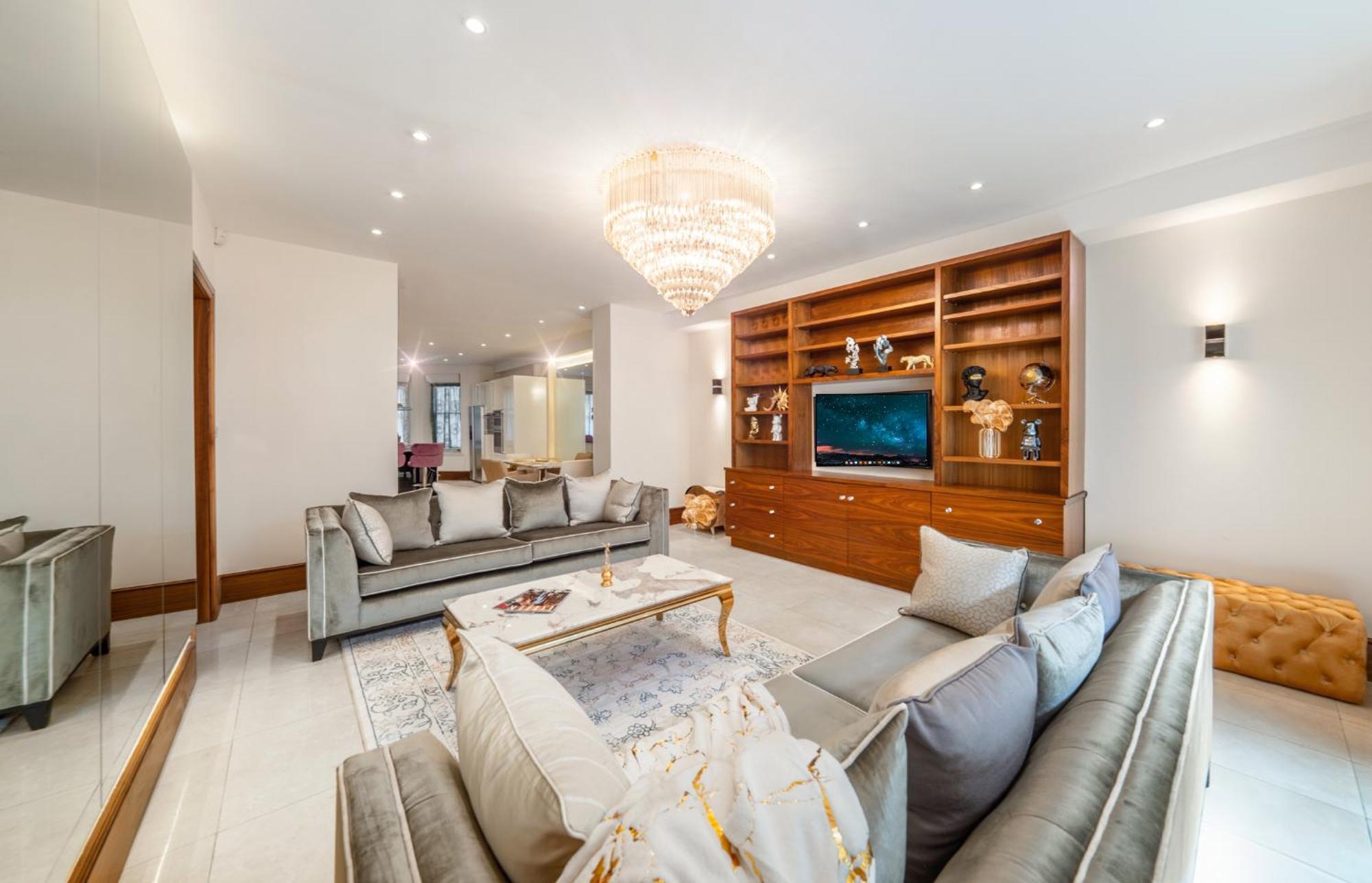 Apartment 250 Sqm Mega Mansion London
